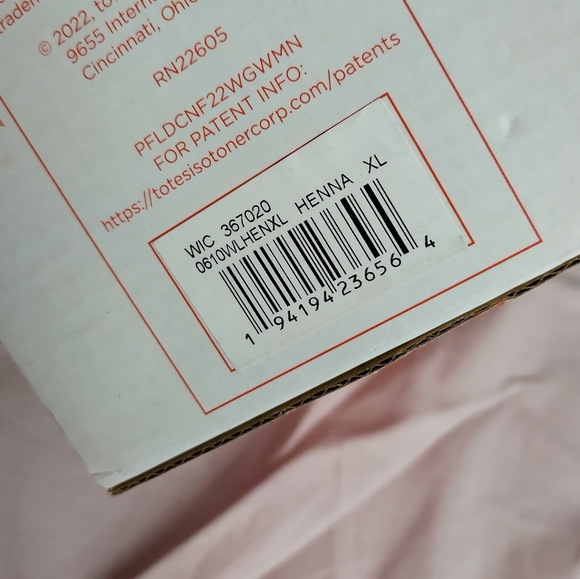 Totes Toasties Women' s Memory Foam Slippers XL ( 9/10) Wine Faux Fur NEW IN BOX - Picture 10 of 10